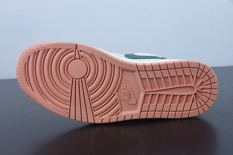 Nike Air Jordan 1 - Low "Light Madder Root"