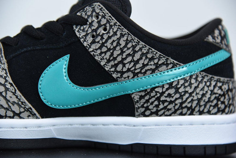 Nike SB Dunk Low atmos Elephant