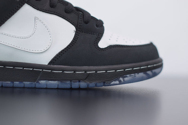 Nike SB Dunk Low Staple Panda Pigeon