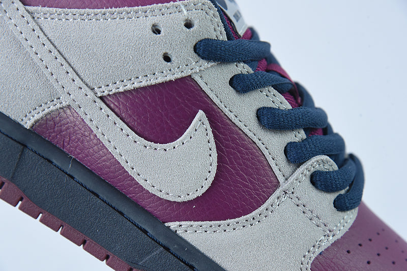 Nike SB Dunk Low 'Atmosphere Grey True Berry'