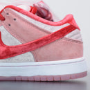 Nike SB Dunk Low StrangeLove Skateboards