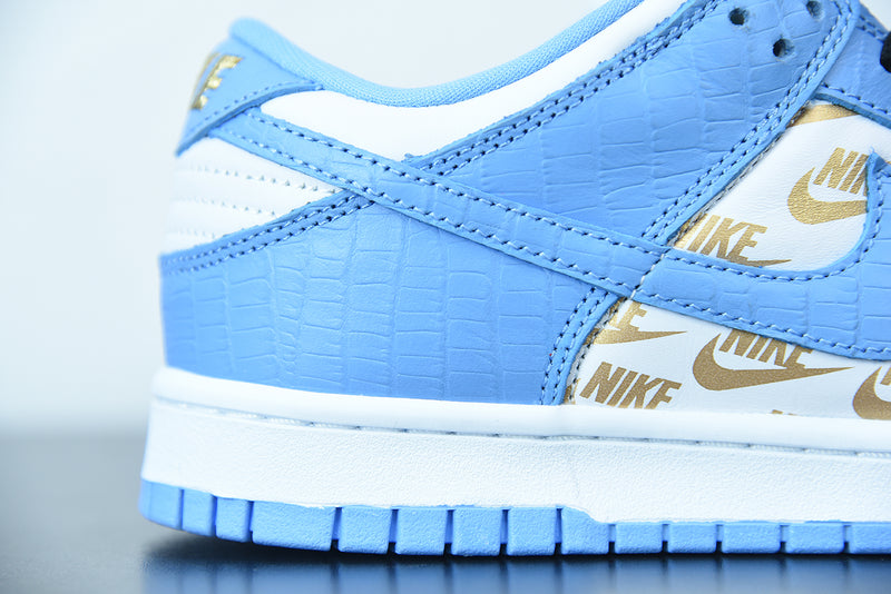 Nike SB Dunk Low x Supreme "Stars Royal Blue"