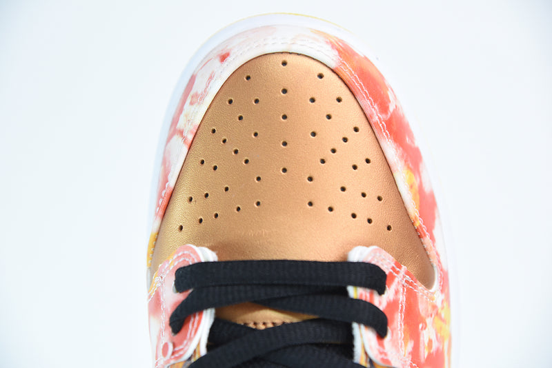 Nike SB Dunk Low Street Hawker (2021)