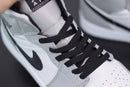 Nike Air Jordan 1 - Mid Light Smoke Grey