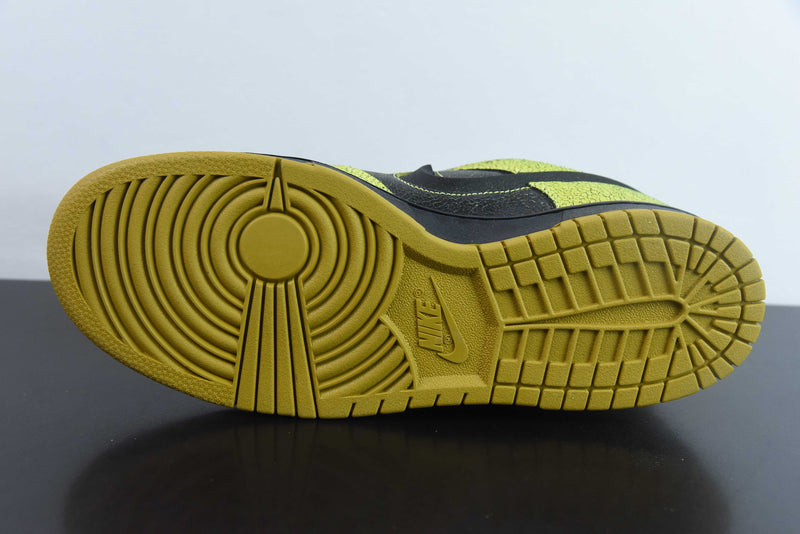 Nike Dunk Low Halloween Skull