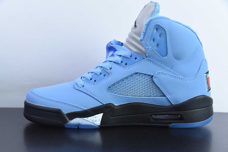 Nike Air Jordan 5  - Retro UNC University Blue