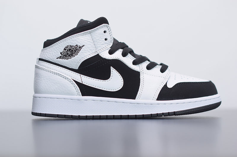 Nike Air Jordan 1 - Mid White Black Tuxedo