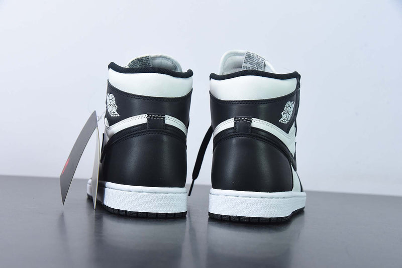 Nike Air Jordan 1 - Retro High Black White