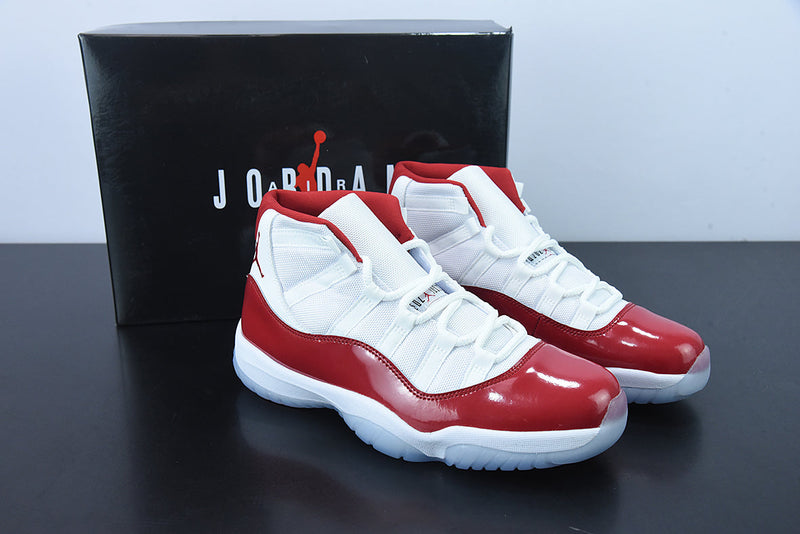 Nike Air Jordan 11 - Retro High White Red