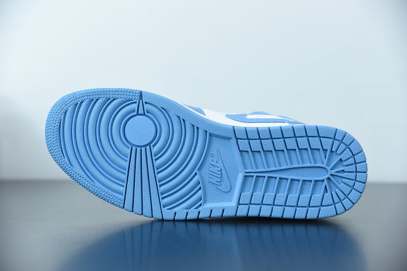 Nike Air Jordan 1 - Mid UNC