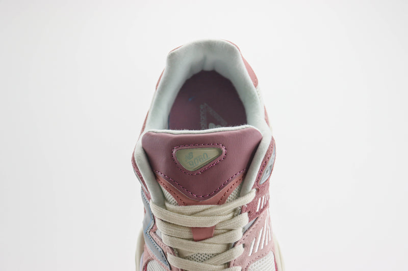 New Balance 9060 Flat Taupe Light Sparrow (Foot Locker Exclusive)