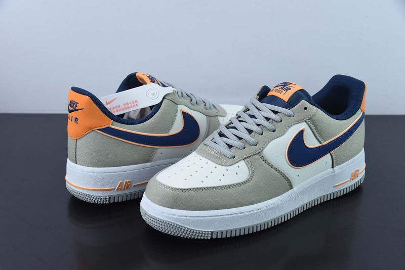 Nike Air Force Low SP Undefeated 5 On It Dunk vs. AF1