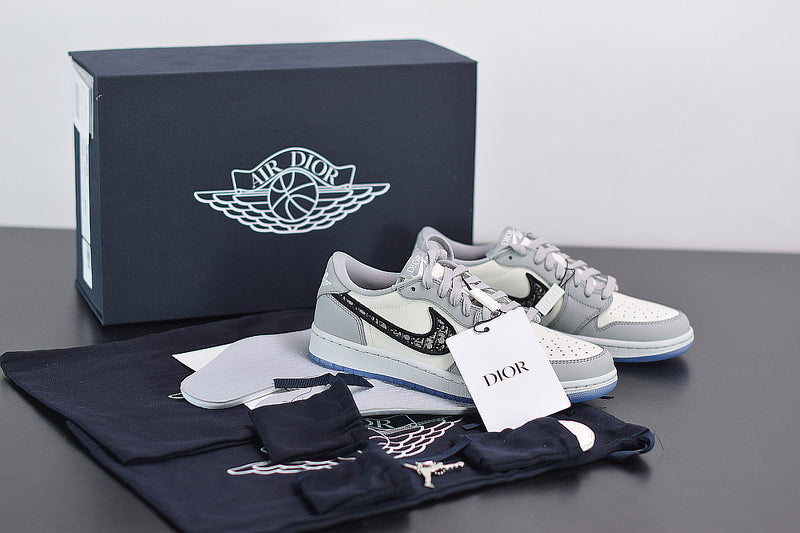 Nike Air Jordan 1 -Low x Dior Grey