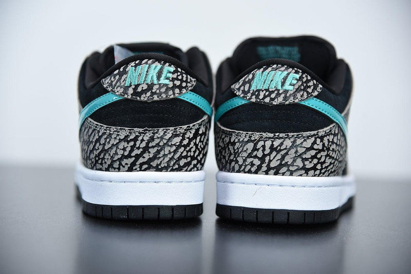 Nike SB Dunk Low atmos Elephant