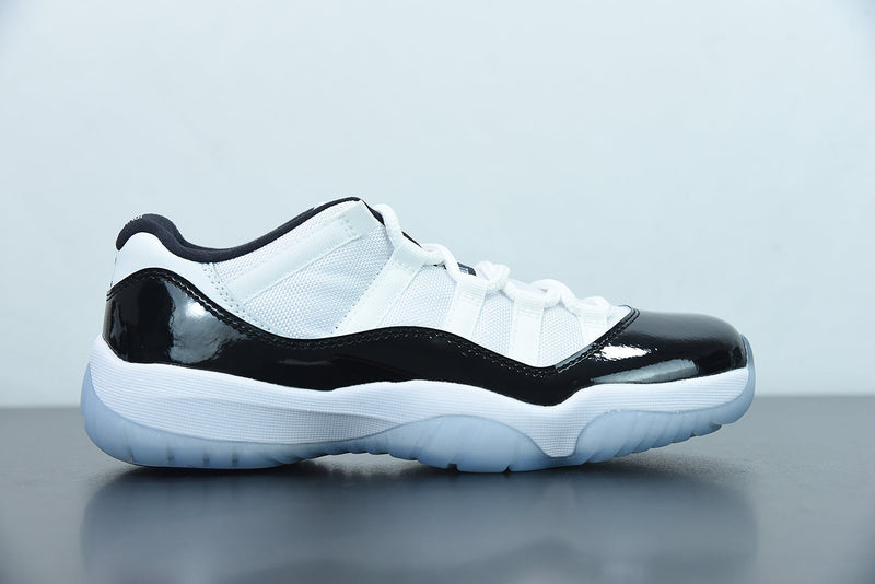 Nike Air Jordan 11 - Retro High Low Concord