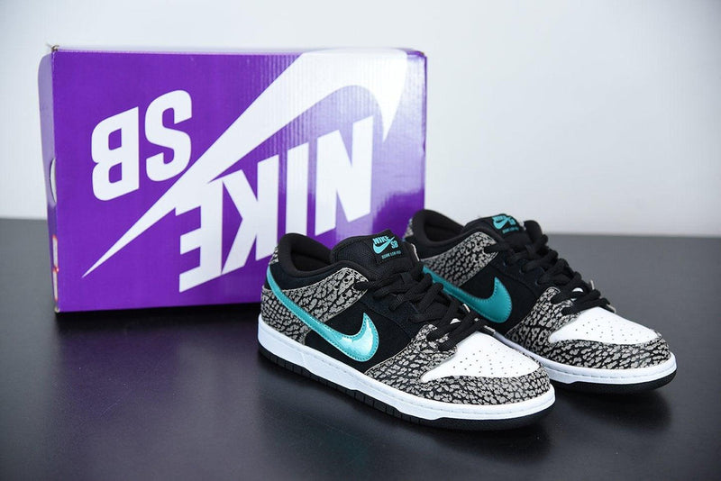 Nike SB Dunk Low atmos Elephant