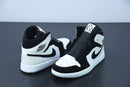 Nike Air Jordan 1 - Mid "Diamond Shorts"
