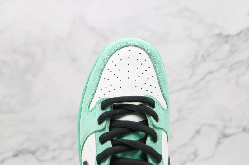 Nike SB Dunk Low Sea Crystal