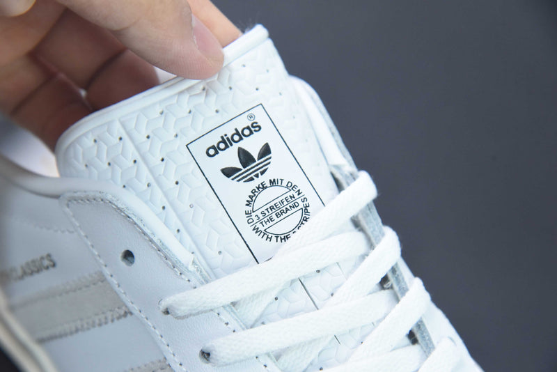 adidas - Kith Classic