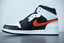 Nike Air Jordan 1 - Mid Chile Red