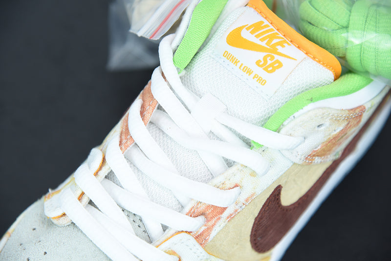 Nike SB Dunk Low Street Hawker (2021)