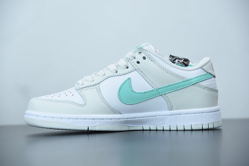 Nike SB Dunk Low GS "White Crimson Bliss"