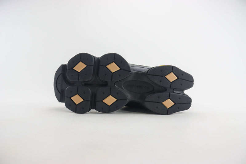 New Balance 9060 - Black/Yellow