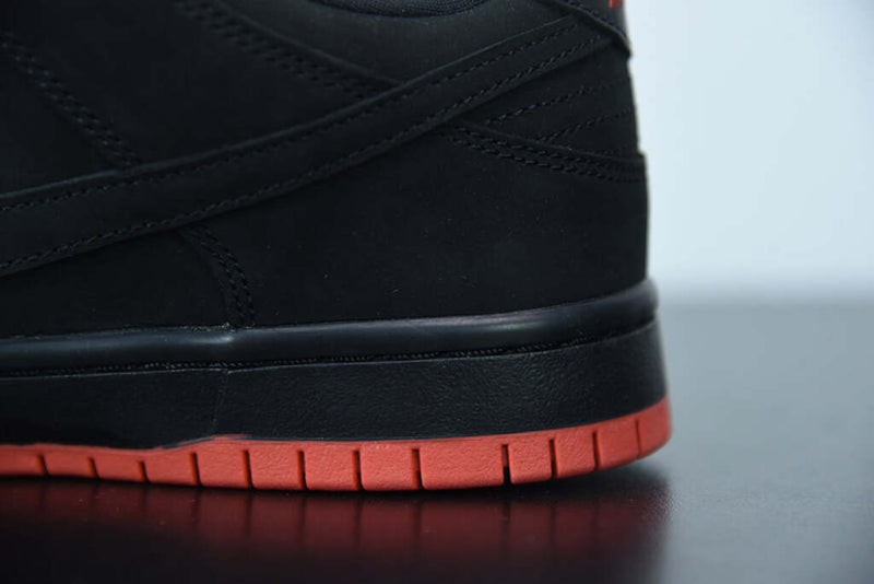 Nike SB Dunk Low Black Pigeon