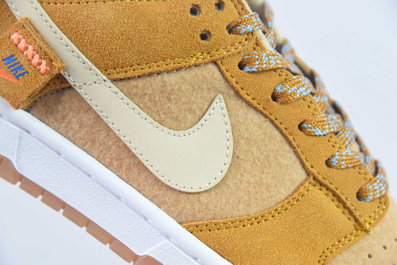 Nike Dunk Low SE Teddy Bear Praline