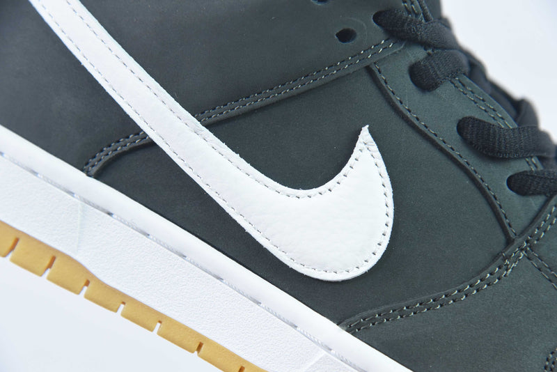 Nike SB Dunk Low Pro Black Gum