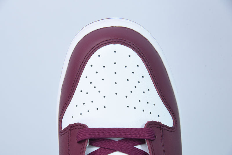 Nike SB Dunk Low Bordeaux