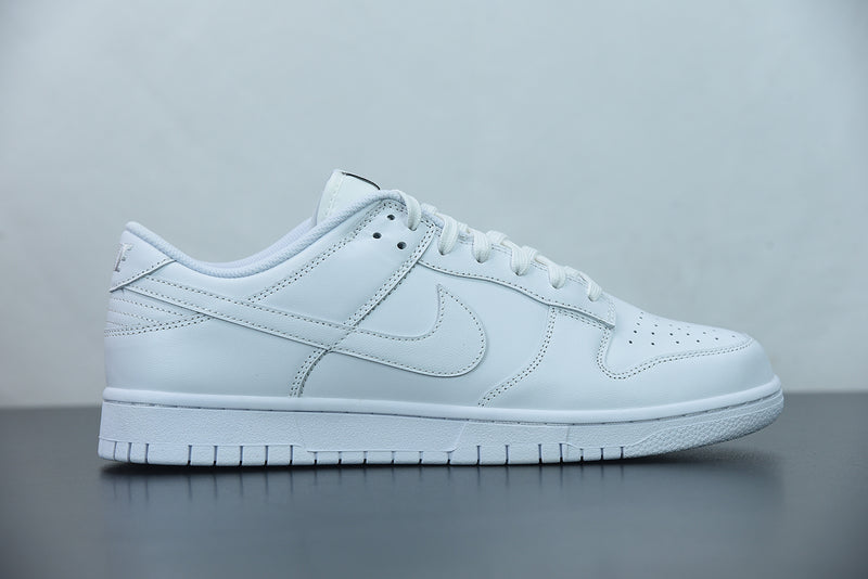 Nike Dunk Low Triple White