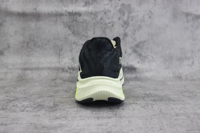 New Balance NB FuelCell SuperComp Trainer V2