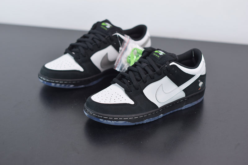 Nike SB Dunk Low Staple Panda Pigeon