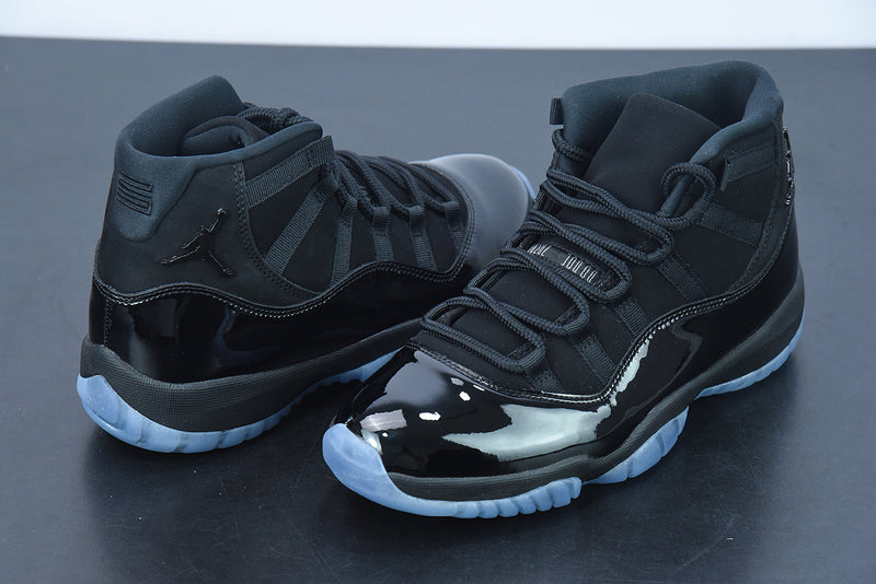 Nike Air Jordan 11 - Retro High Cap and Gown