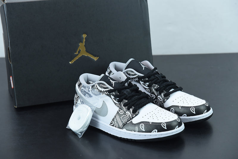 Nike Air Jordan 1 - Low Light Smoke GreyPaisley