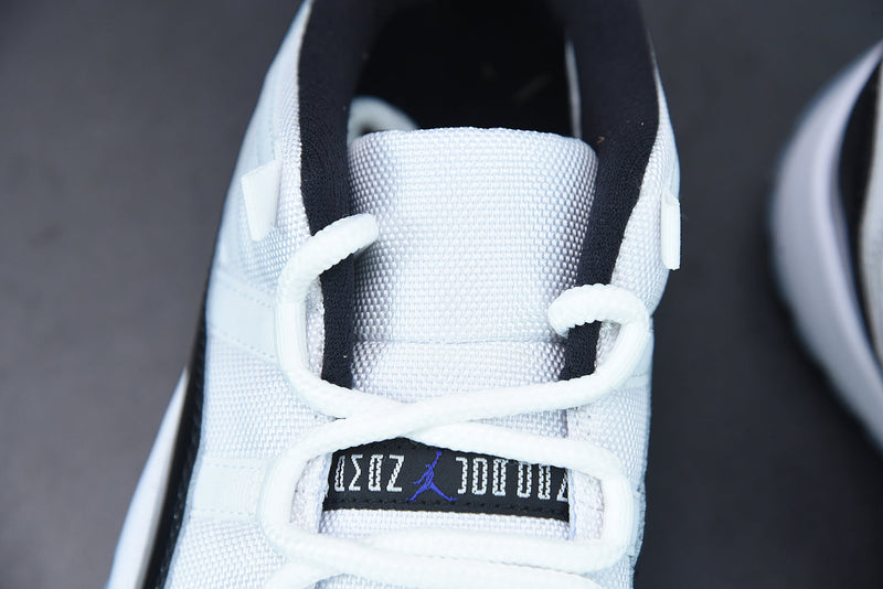 Nike Air Jordan 11 - Retro High Low Concord