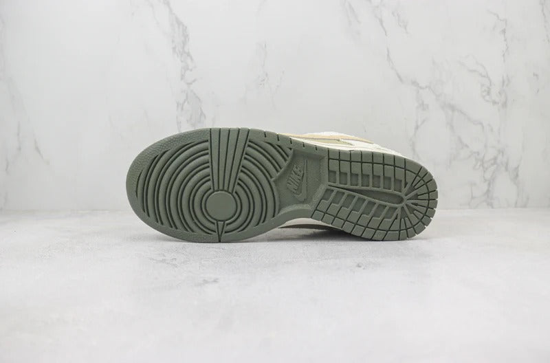 Nike Dunk Low WMNS "Light Bone/Dark Stucco"