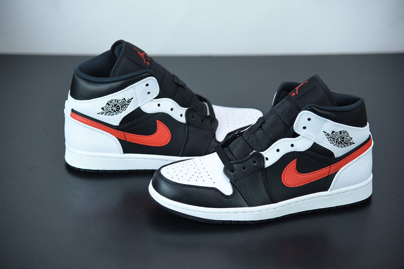 Nike Air Jordan 1 - Mid Chile Red