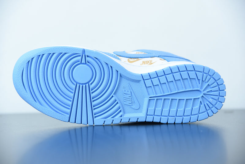 Nike SB Dunk Low x Supreme "Stars Royal Blue"