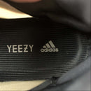 Adidas - Yeezy 700 V3