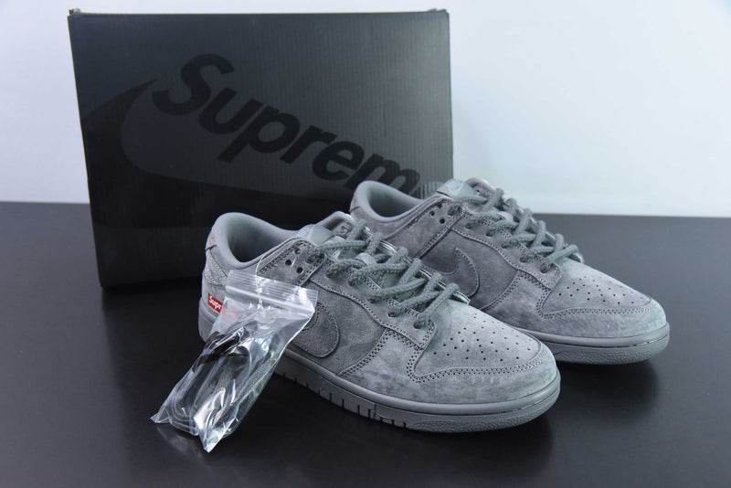 Nike Dunk Low x Supreme 'Grey'