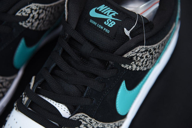 Nike SB Dunk Low atmos Elephant