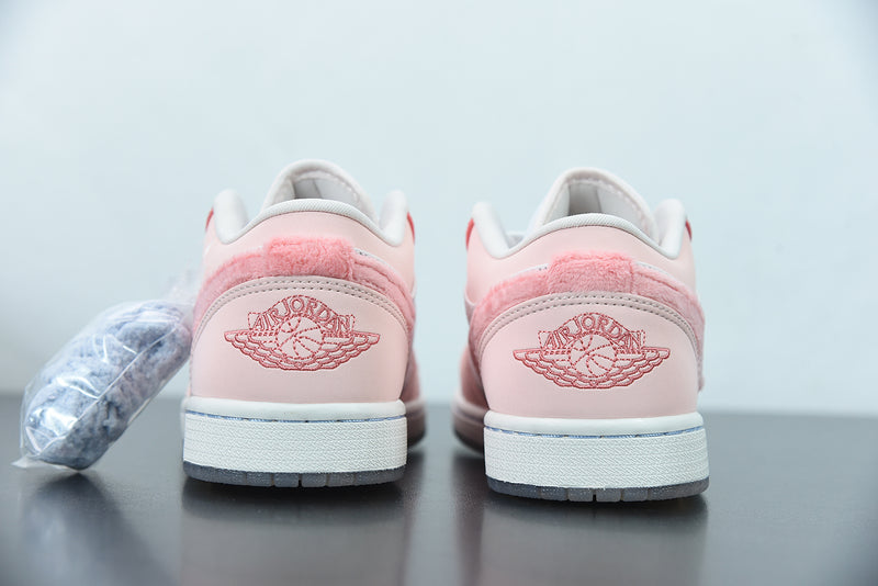 Nike Air Jordan 1 - Low Mighty Swooshers Pink