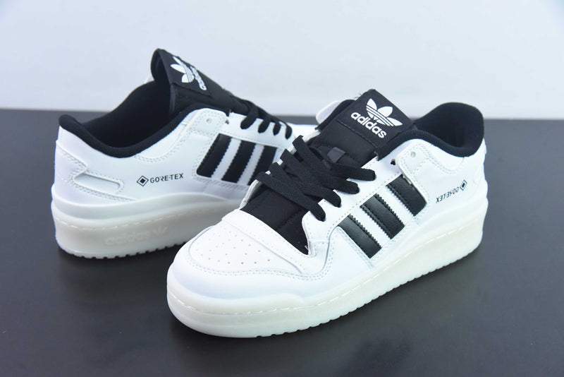 Adidas - Gore-Tex