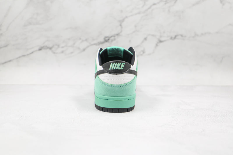 Nike SB Dunk Low Sea Crystal