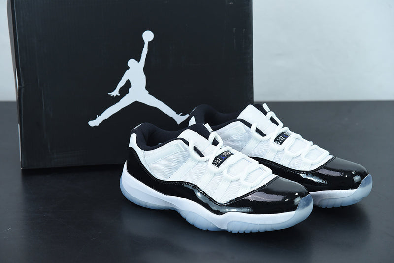 Nike Air Jordan 11 - Retro High Low Concord