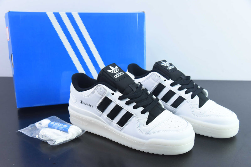 Adidas - Gore-Tex