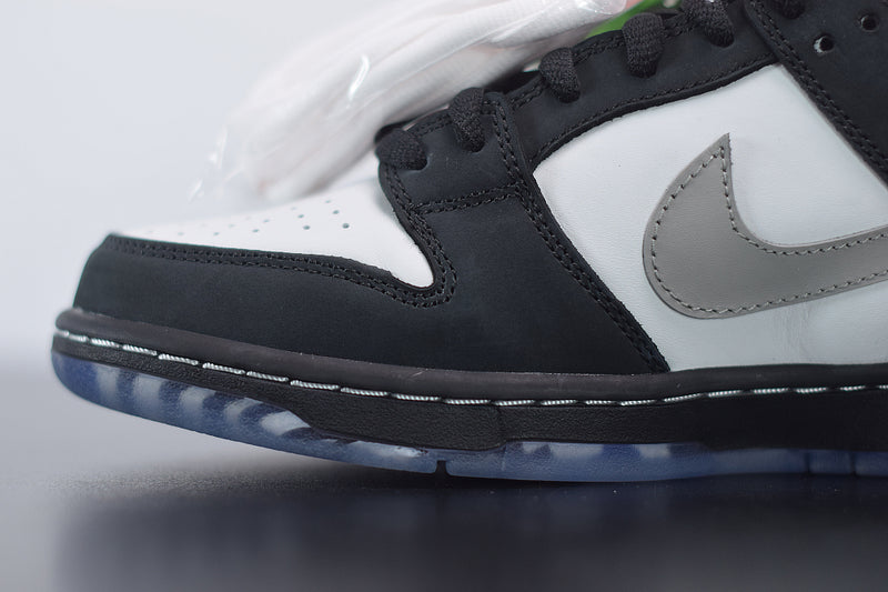 Nike SB Dunk Low Staple Panda Pigeon