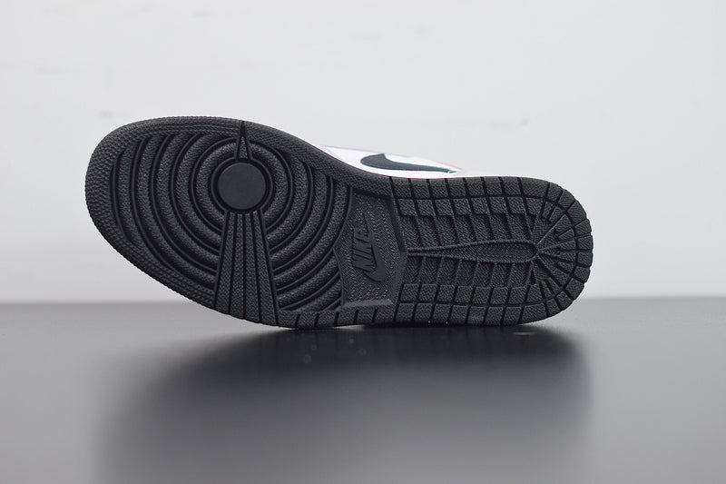 Nike Air Jordan 1 - High Light Smoke Grey